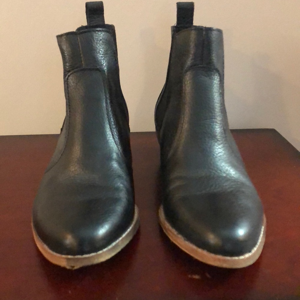 Gap flat black western style booties